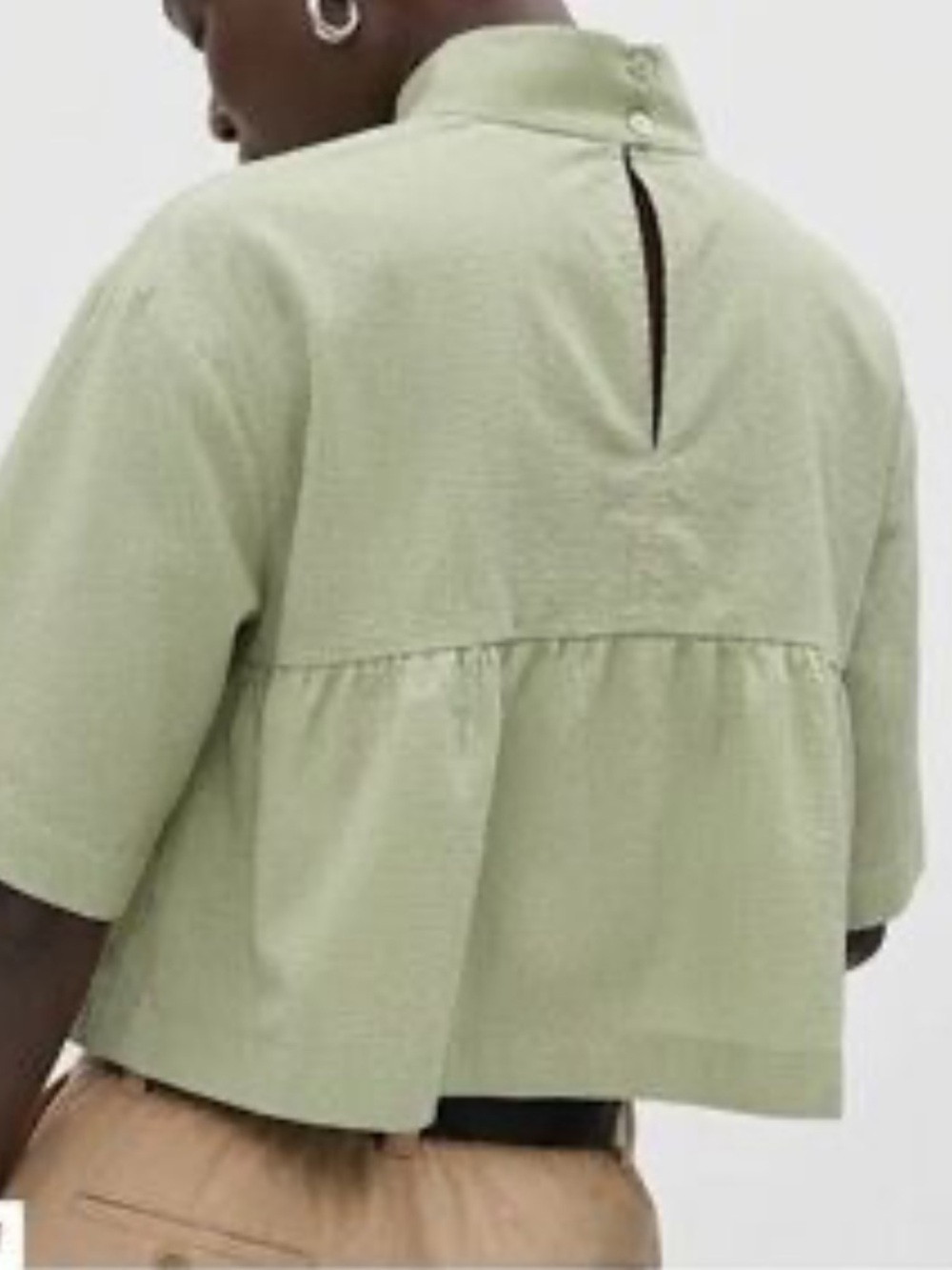 Everlane Cropped Linen Popover in Light Sage